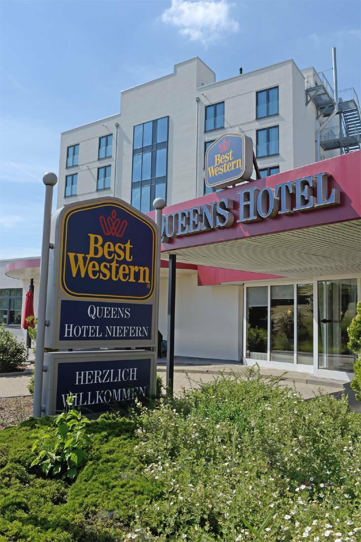 Best Western Queens Hotel Pforzheim-Niefern מראה חיצוני תמונה